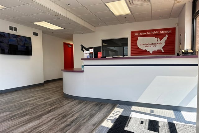 Grand Rapids, MI, SelfStorage Units Near 2345 29th St SE Public Storage®