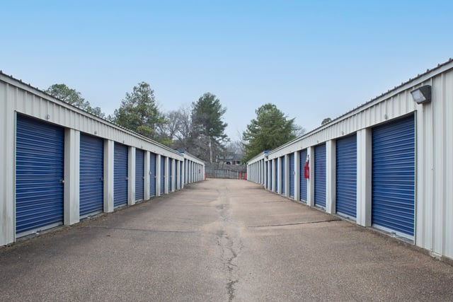 10×25 Parking Lot in Collierville, TN 314 S Mount Pleasant Rd Collierville, Tennessee 2