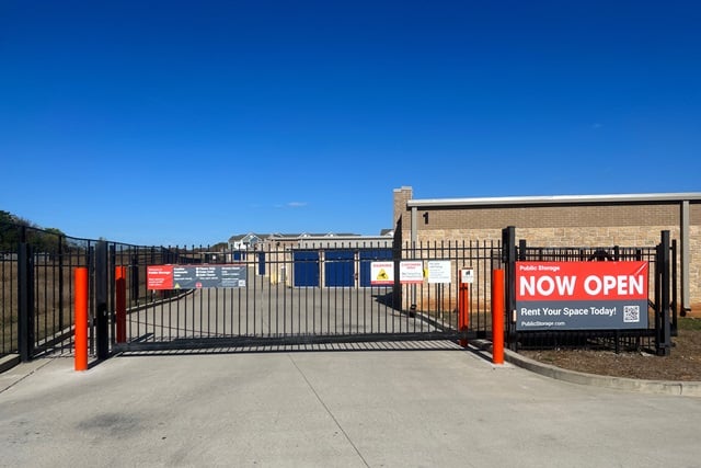 30×12 Public Storage: Parking Lot in Smyrna, TN 300 Wolverine Trl Smyrna, Tennessee 2