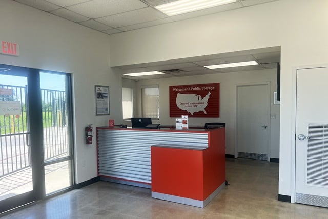 Public Storage in Manvel, TX  17512 Highway 6 2