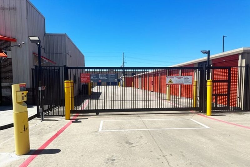 Spring, TX, Self-Storage Units Near 24523 Gosling Rd | Public Storage®