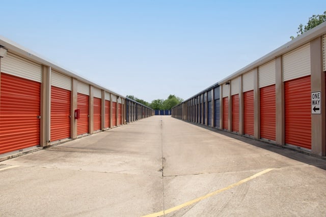 11×30 Parking Lot in Pearland, TX 5710 Broadway St Pearland, Texas 2