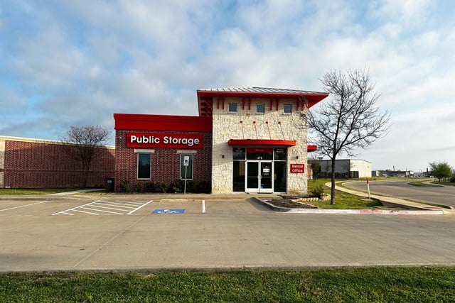 20×10 Public Storage: Self Storage Unit in Forney, TX 275 Regal Dr Forney, Texas