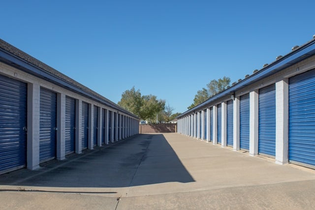 20×10 Parking Lot in Oklahoma City, OK 2900 NW Grand Blvd Oklahoma City, Oklahoma 2