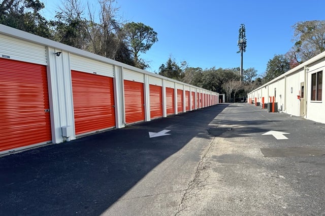 20×12 Parking Lot in Ormond Beach, FL 610 S Yonge St Ormond Beach, Florida 2