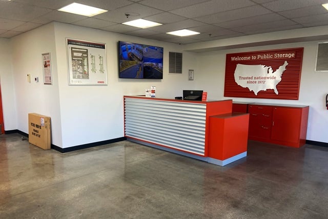 Public Storage in Winter Garden, FL  12446 W Colonial Dr 2