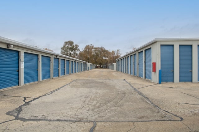 Public Storage in Bourbonnais, IL  1847 Armour Road 2