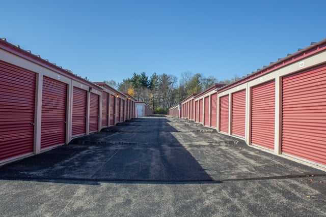 35×10 Parking Lot in Plano, IL 3980 Turner Ave Plano, Illinois 2