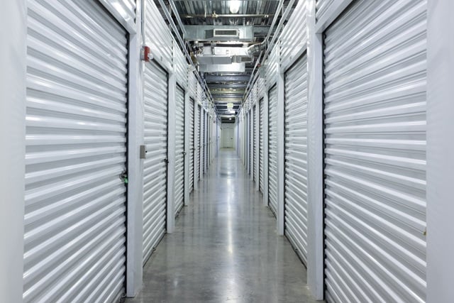 10×25 Garage in Honolulu, HI 935 Dillingham Blvd Honolulu, Hawaii 2