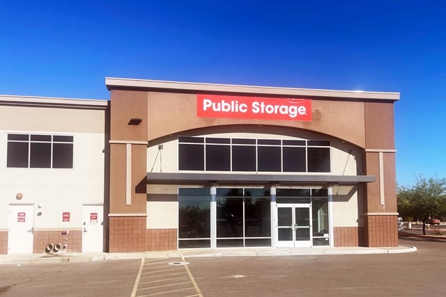 25×10 Self Storage Unit in Gilbert, AZ 670 S Gilbert Rd Gilbert, Arizona