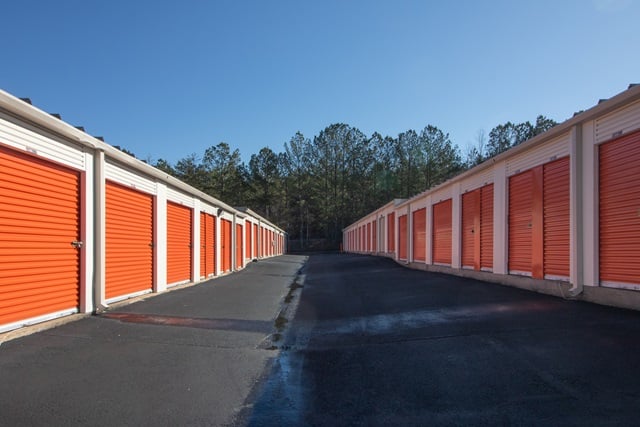 15×10 Public Storage: Parking Lot in Milton, GA 632 N Main Street Milton, Georgia 2