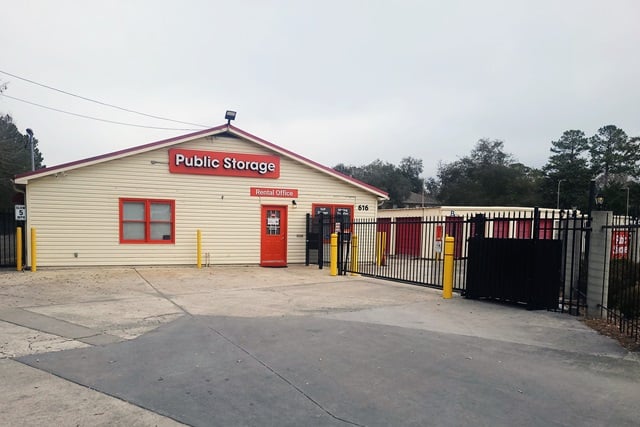 20×10 Public Storage: Self Storage Unit in Mt Pleasant, SC 616 Johnnie Dodds Bl Mt Pleasant, South Carolina