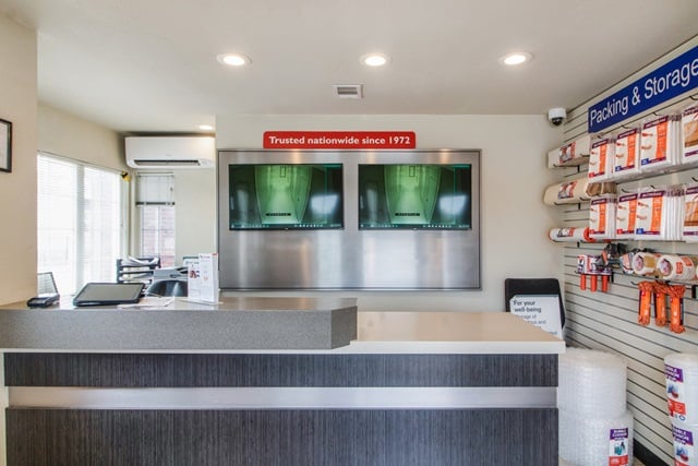 Public Storage in Dallas, TX  8600 Spring Valley Rd 3