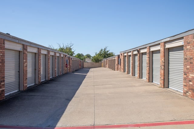Public Storage in Irving, TX  3417 N Beltline Rd 2