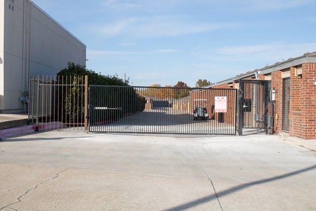 Public Storage  1919 W 15th St in Plano, TX