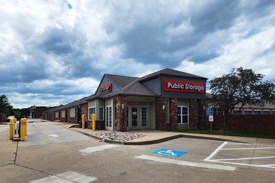 Property at 77839 - Lenexa/College Bl - Pflumm Rd