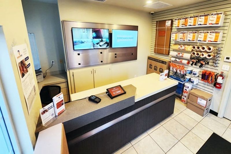 Property 6120 image number 2