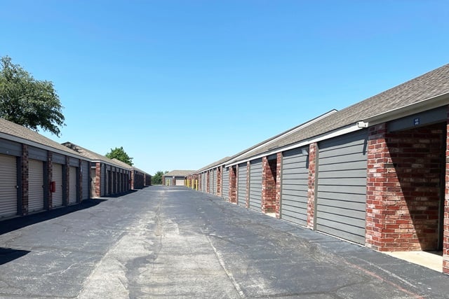 Property 6121 image number 1