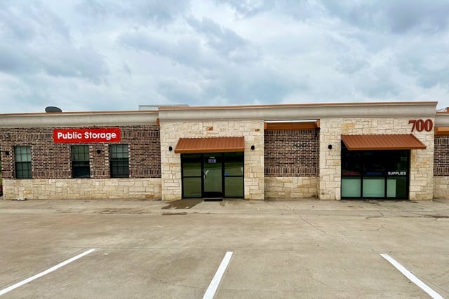 20×10 Self Storage Unit in Arlington, TX 700 Debbie Lane Arlington, Texas