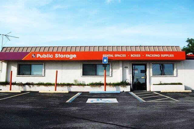 20×10 Public Storage: Garage in Nashville, TN 424 Metroplex Drive Nashville, Tennessee