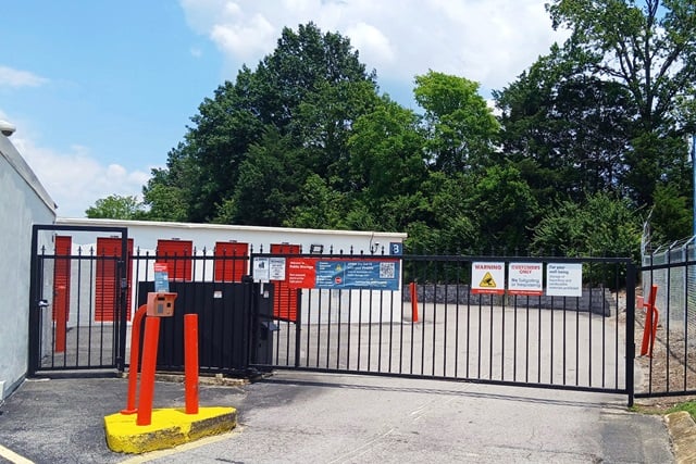 Public Storage  424 Metroplex Drive in Nashville, TN