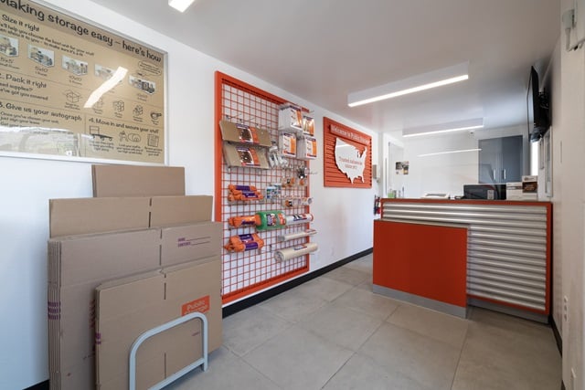 Public Storage in Los Angeles, CA  2370 Colorado Blvd 3