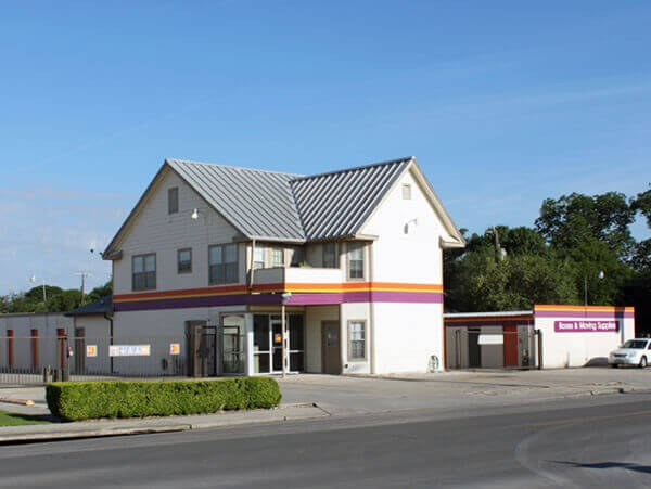 20×10 Public Storage: Garage in San Antonio, TX 2505 S Hackberry San Antonio, Texas