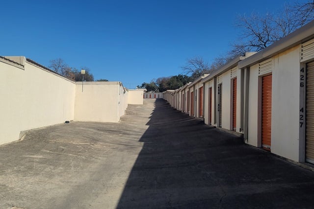 25×10 Public Storage: Garage in San Antonio, TX 9529 Fredericksburg Road San Antonio, Texas 2