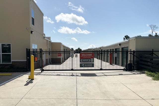 Self Storage Unit in Fruitland Park, Florida 3