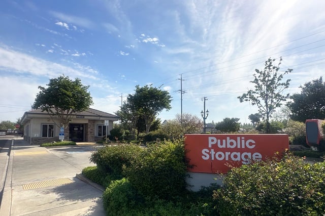Public Storage in Merced, CA  3 W 23rd St