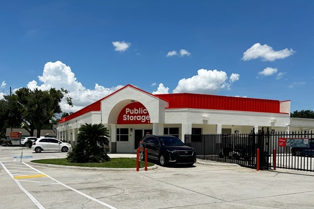 40×10 Public Storage: Parking Lot in Orlando, FL 235 E Oak Ridge Road Orlando, Florida