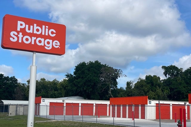 40×10 Public Storage: Parking Lot in Orlando, FL 235 E Oak Ridge Road Orlando, Florida 2