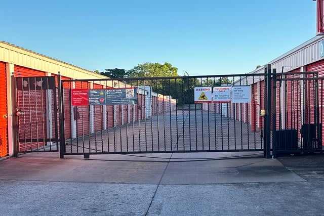 Public Storage  235 E Oak Ridge Road in Orlando, FL