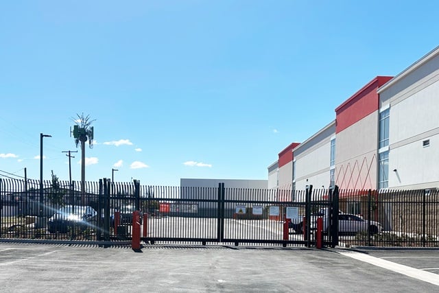 Public Storage in Santa Fe Springs, CA  13808 Imperial Hwy 3