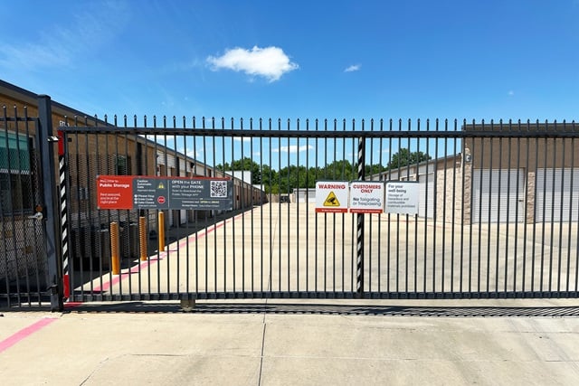20×10 Garage in Garland, TX 2404 E Centerville Rd Garland, Texas 2