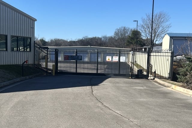 Public Storage in Huntsville, AL  3211 Memorial Pkwy NW 3