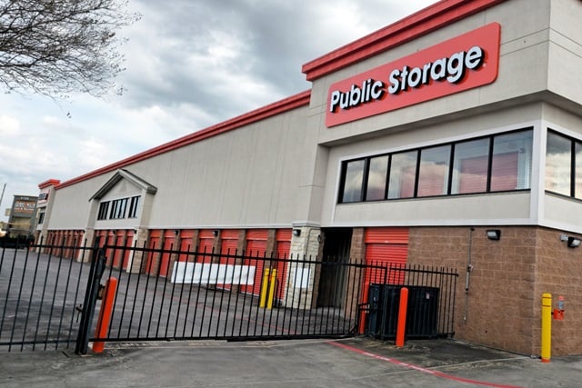 10×30 Self Storage Unit in Humble, TX 9722 N Sam Houston Pkwy E Humble, Texas 2