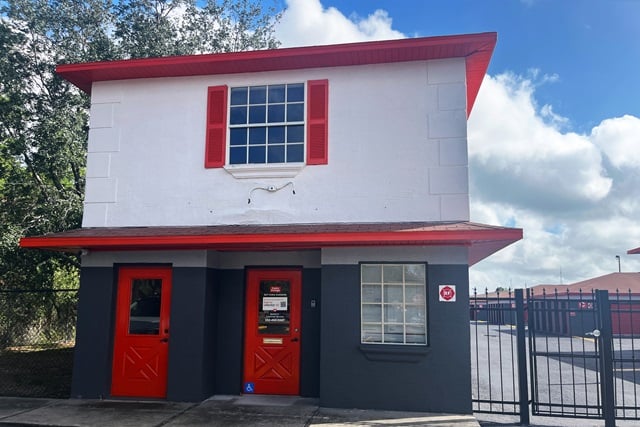 Public Storage in Weeki Wachee, FL  6400 Oregon Chickadee Rd