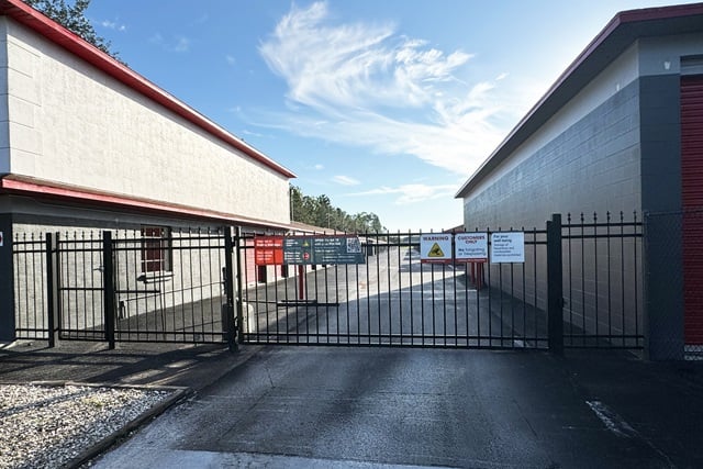 Self Storage Unit in Weeki Wachee, Florida 3