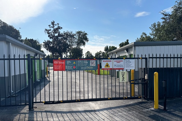 Public Storage in Brooksville, FL  7294 Broad St 3
