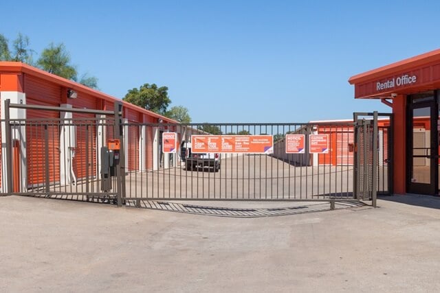 Public Storage  5016 E Ben White Blvd in Austin, TX