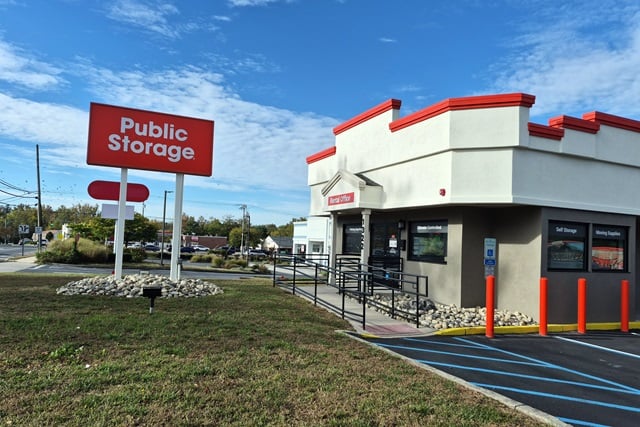 Public Storage in Lindenwold, NJ  1322 Laurel Rd