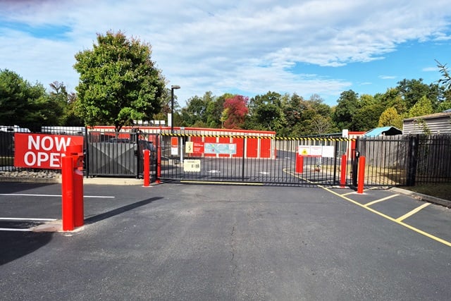 Public Storage in Lindenwold, NJ  1322 Laurel Rd 3