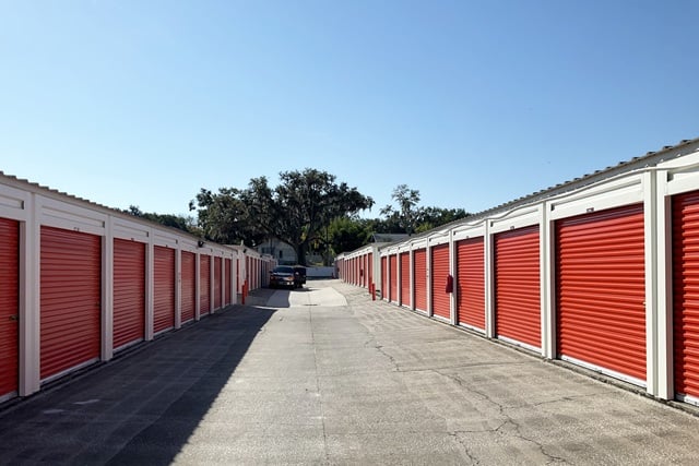 Public Storage in Leesburg, FL  1435 Center St 2