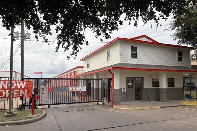 10×20 Garage in Houston, TX