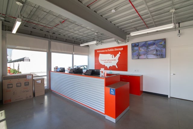 Public Storage in Van Nuys, CA  7660 Balboa Blvd 3