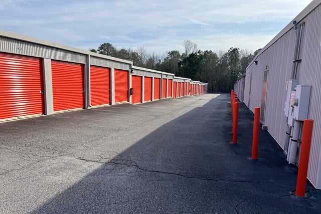 8×18 Parking Lot in Cumming, GA 4015 Mini Trl Cumming, Georgia