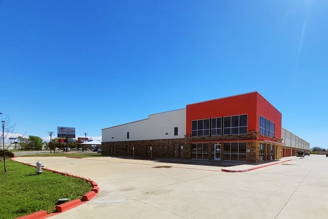 30×10 Garage in Bastrop, TX 510 State Hwy 71 Bastrop, Texas