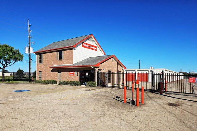 Public Storage in Houston, TX  350 W Rankin Rd