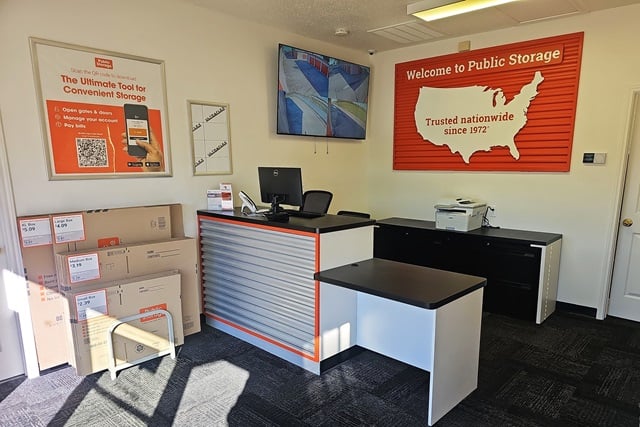 Public Storage in Houston, TX  350 W Rankin Rd 2